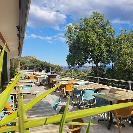 Parque de Campismo De Gamme Vue Piscine Et *