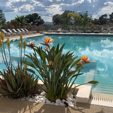 De Gamme Vue Piscine Et Parque de Campismo